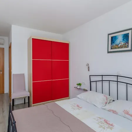 By The Sea Brela, Makarska - 24541 Apartment *