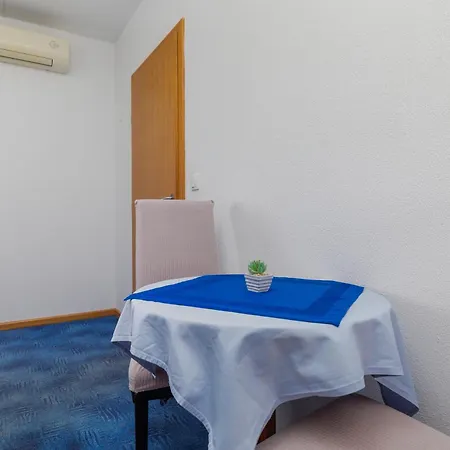 By The Sea Brela, Makarska - 24541 Apartment *