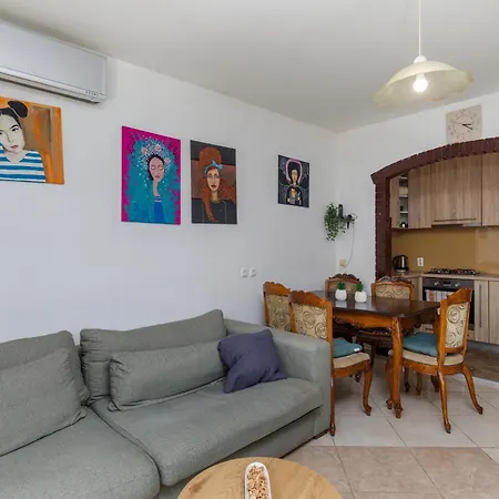 Apartment By The Sea Brela, Makarska - 24541